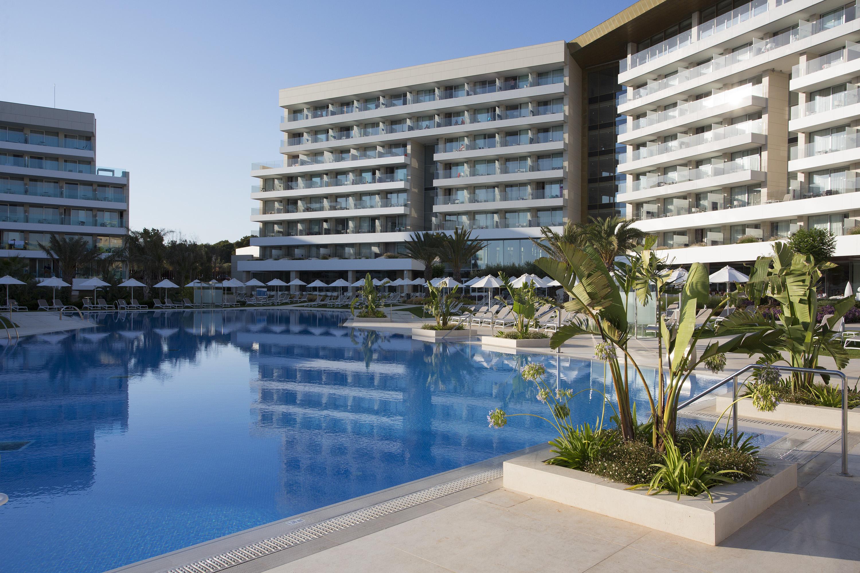 Hipotels Playa De Palma Palace&Spa (Adults Only) Екстериор снимка The hotel's main pool