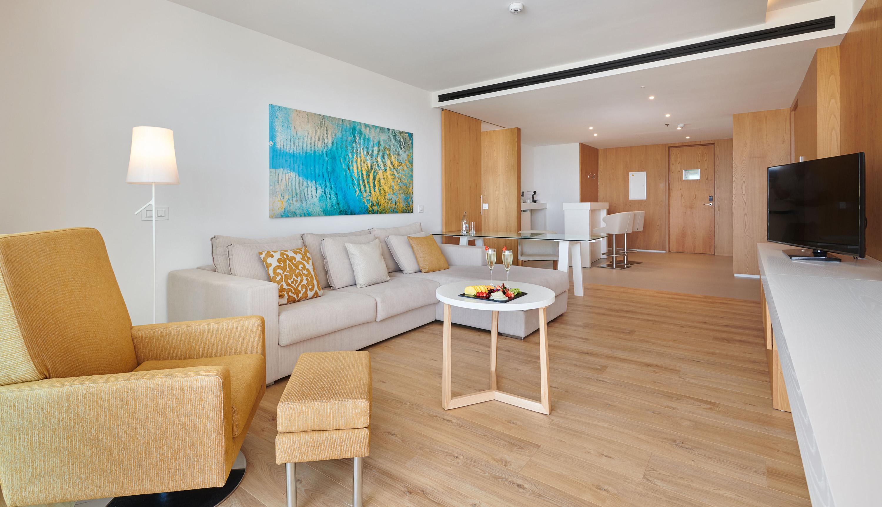 Hipotels Playa De Palma Palace&Spa (Adults Only) Екстериор снимка A suite at the hotel